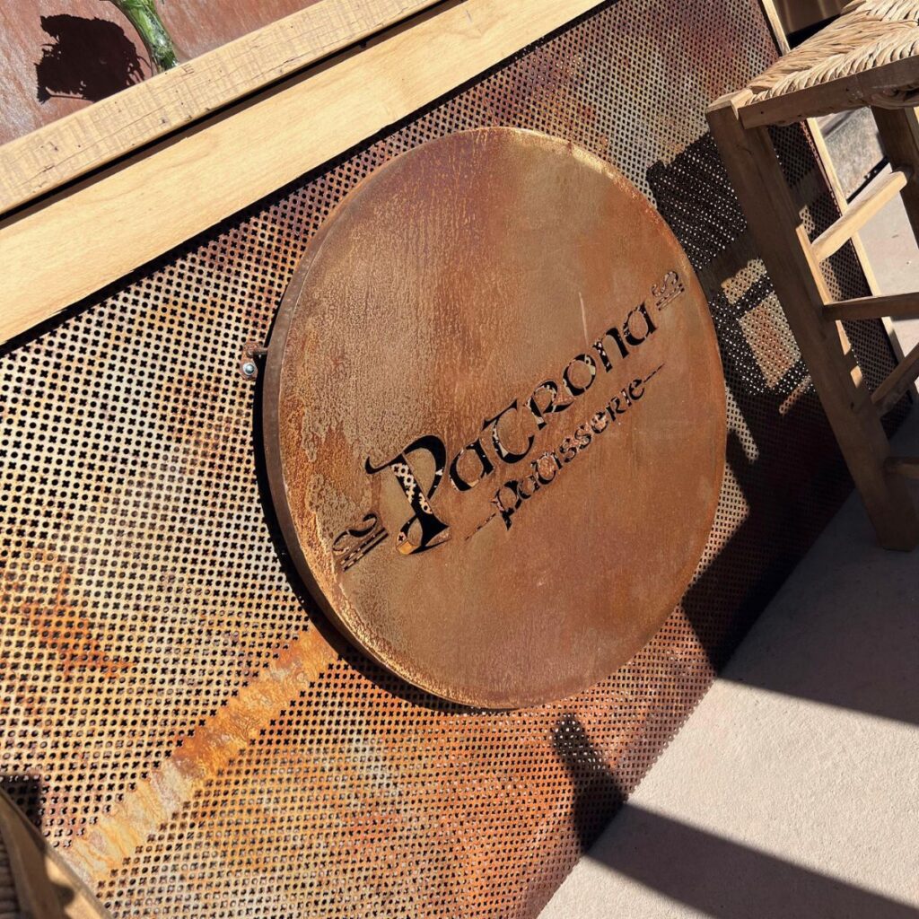 CARTELERIA SIMPLE OXIDADA PERSONALIZADA