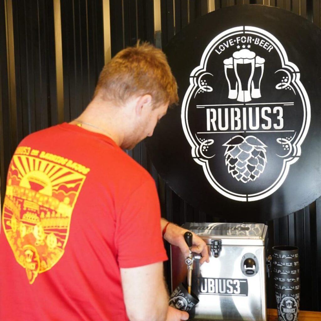 Clientes de fabrica de carteles - Rubius 3