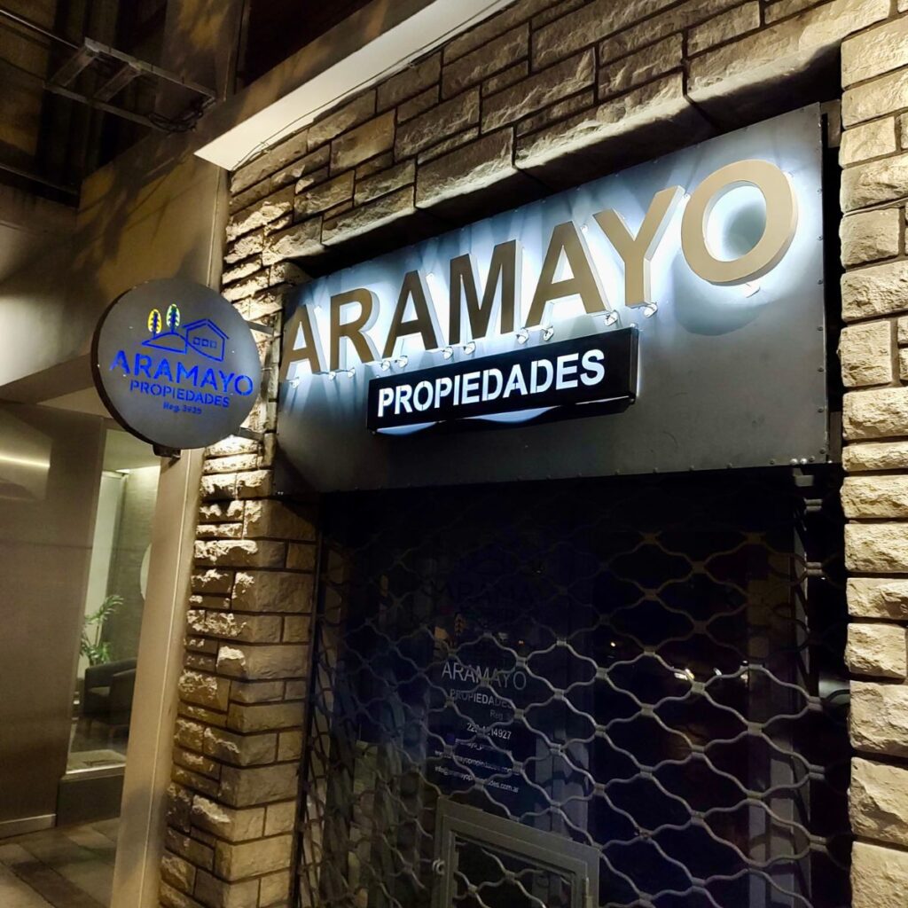 FRENTES Y MARQUESINAS COMPLETAS CON CARTELERIA PERSONALIZADA