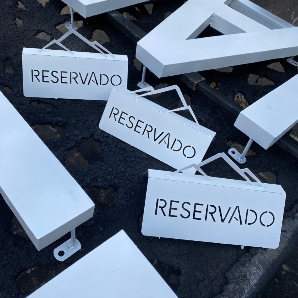 SERVILLETEROS SEÑALIZADORES PARA LOCALES GASTRONOMICOS